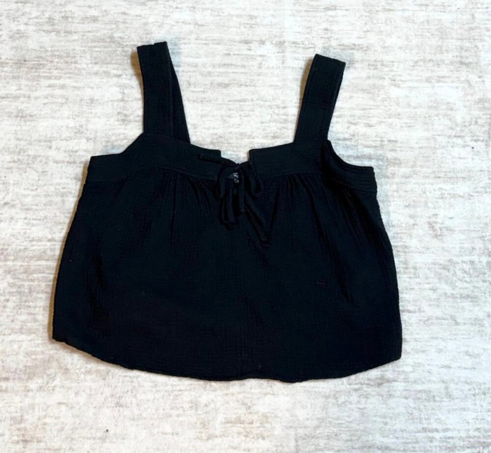Rails Enya Women’s Medium Black Gauze Top Babydoll Crop Tank Top Keyhole Preppy